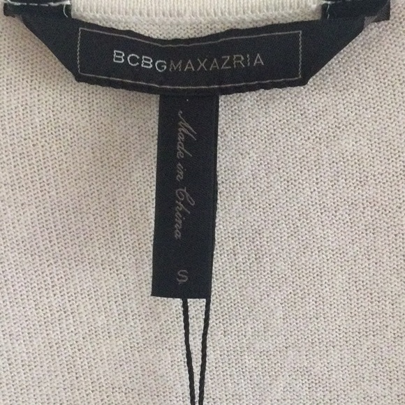 BCBGMAXAZRIA size S NWT shoulders out New top🎅🏻 - Picture 4 of 5